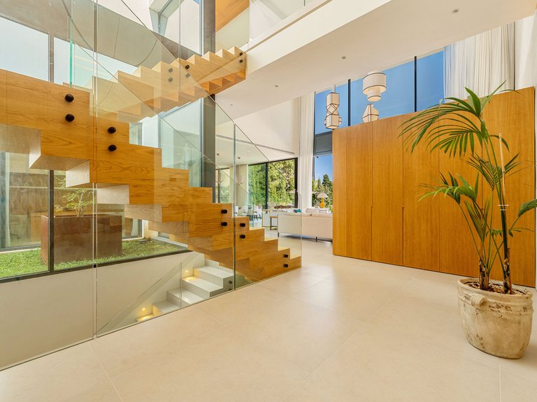Villa for Sale in Guadalmina Alta, Malaga 24