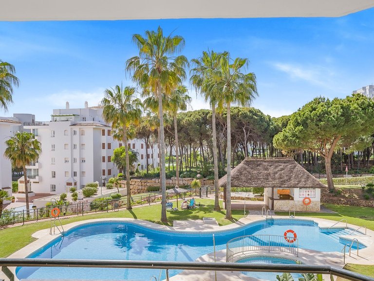 Apartment for Sale in Calahonda, Malaga 1