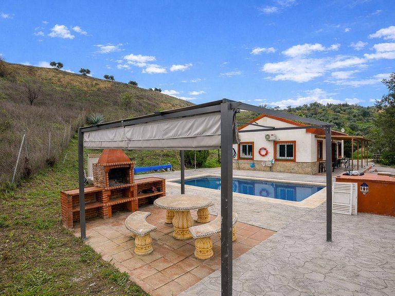 Villa for Sale in Coín, Malaga 11