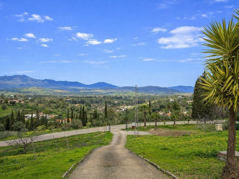 Villa for Sale in Coín, Malaga 12