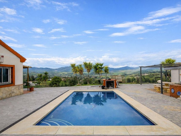 Villa for Sale in Coín, Malaga 19