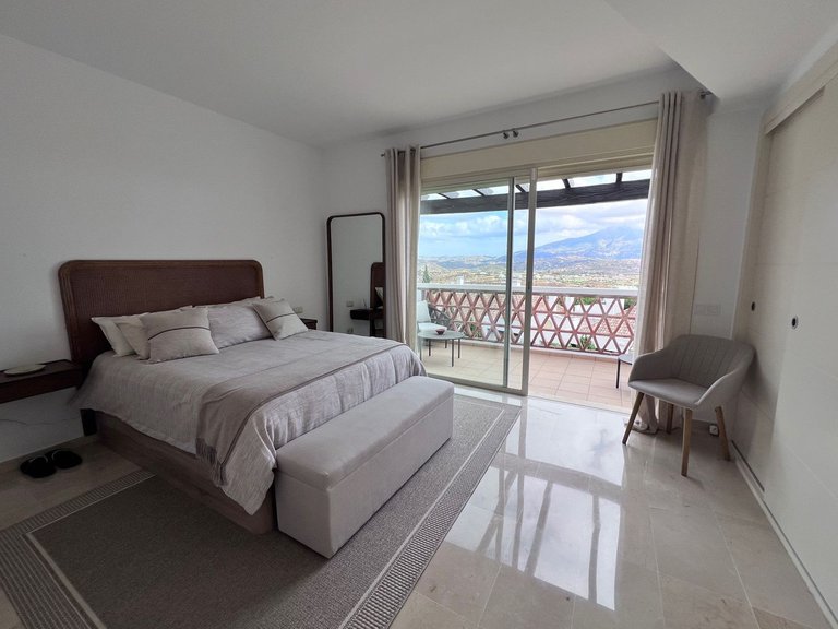 Villa for Sale in La Cala Golf, Malaga 14
