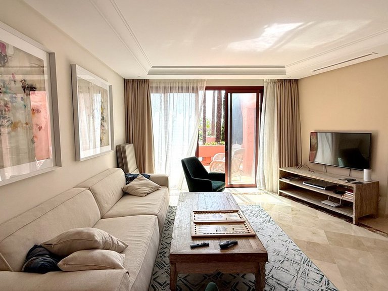 Apartment for Sale in New Golden Mile, Malaga 4