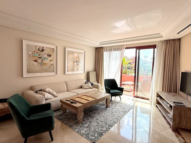 Apartment for Sale in New Golden Mile, Malaga 5