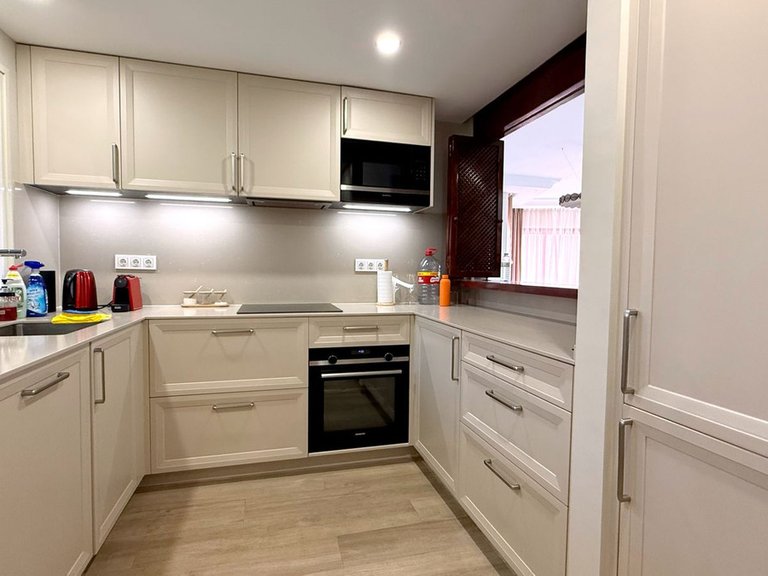 Apartment for Sale in New Golden Mile, Malaga 6