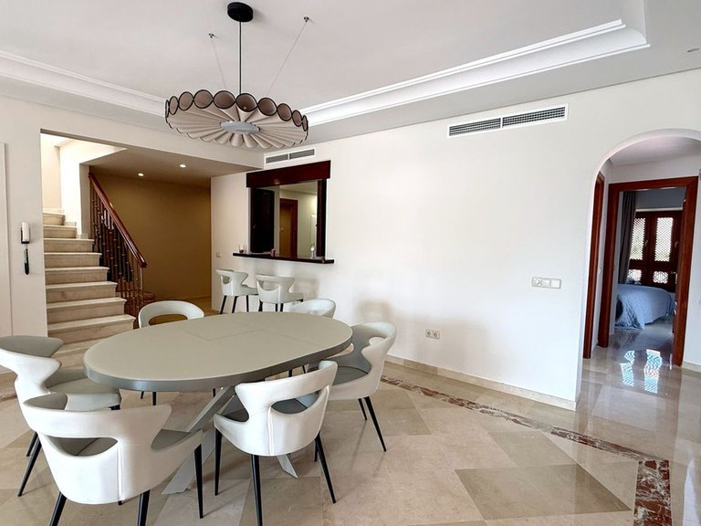 Apartment for Sale in New Golden Mile, Malaga 7