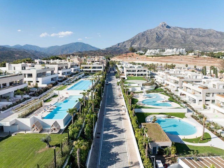 Apartment for Sale in The Golden Mile, Malaga 12