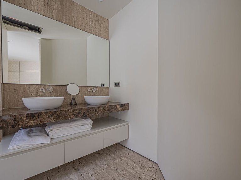 Apartment for Sale in The Golden Mile, Malaga 14