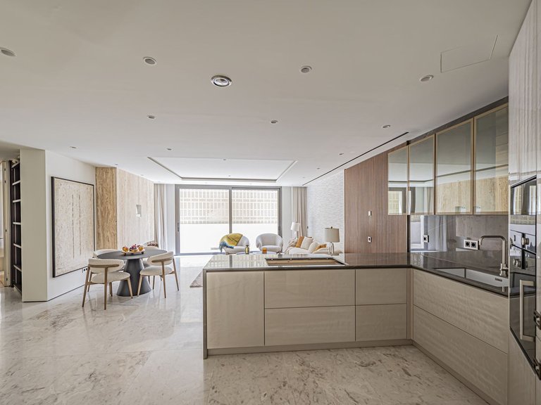 Apartment for Sale in The Golden Mile, Malaga 16