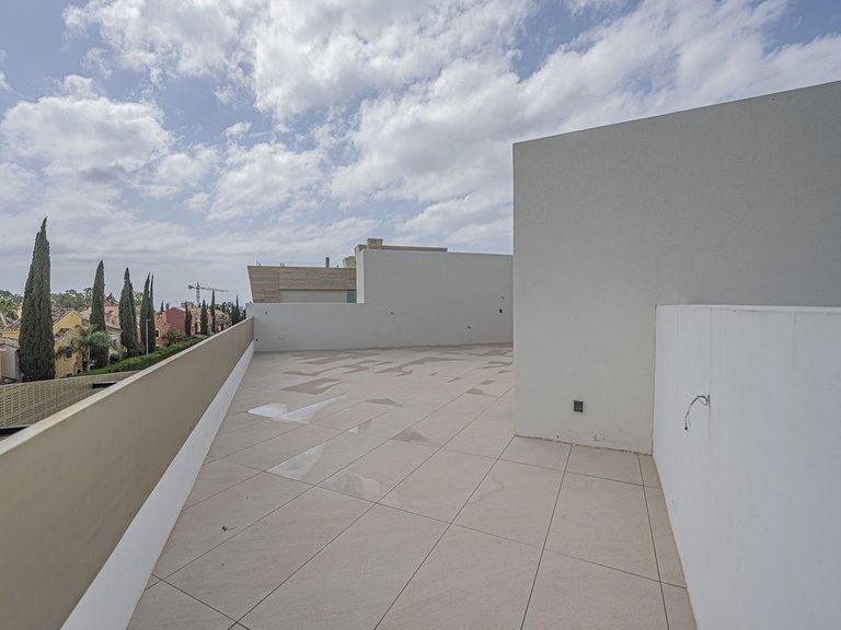 Apartment for Sale in The Golden Mile, Malaga 22