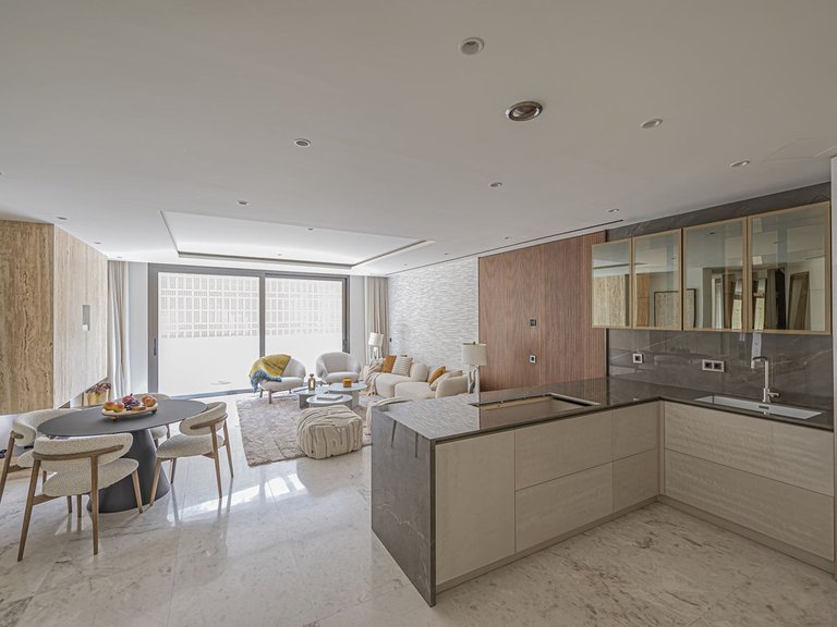 Apartment for Sale in The Golden Mile, Malaga 8