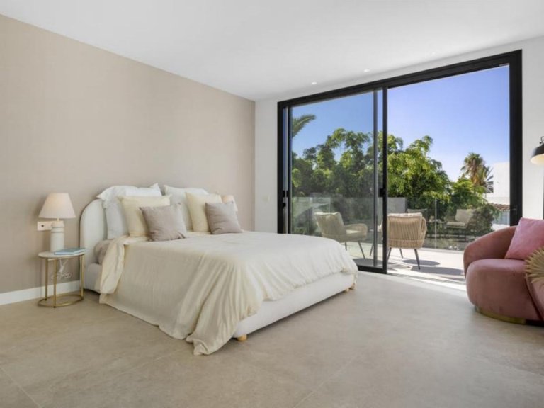 Villa for Sale in Marbesa, Malaga 24