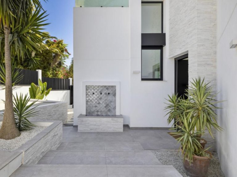 Villa for Sale in Marbesa, Malaga 3