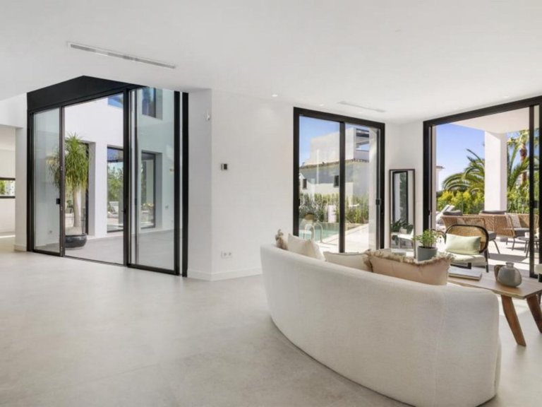 Villa for Sale in Marbesa, Malaga 7