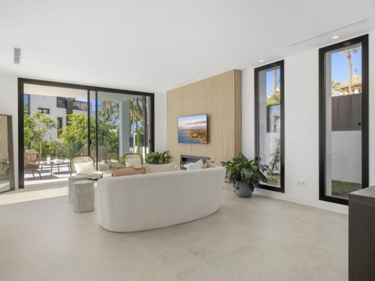 Villa for Sale in Marbesa, Malaga 8