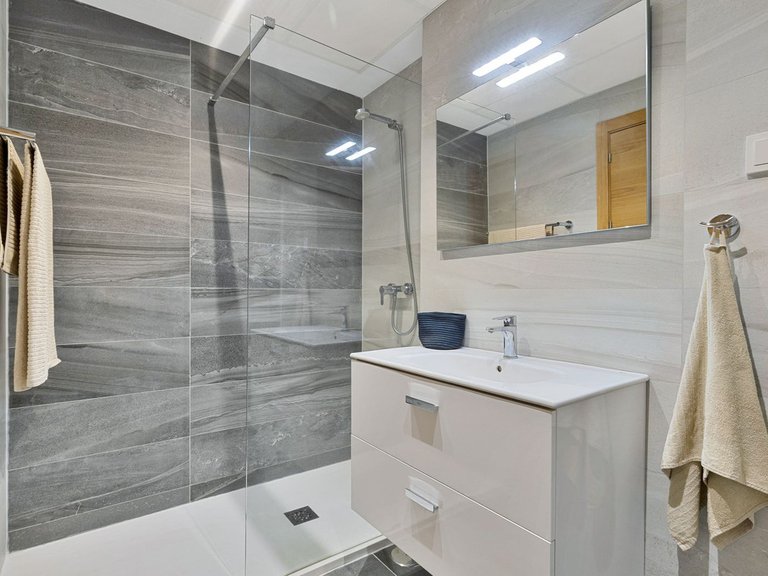 Villa for Sale in Fuengirola, Malaga 24