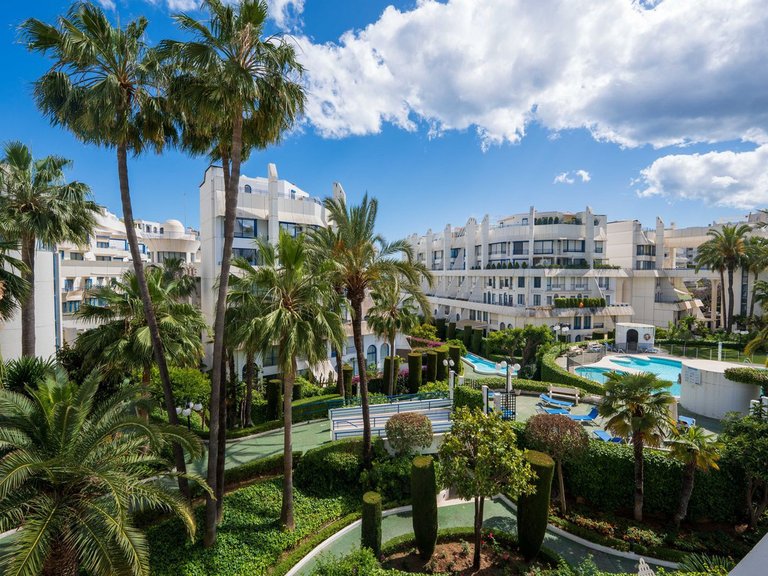 Apartment for Sale in Marbella, Malaga 27