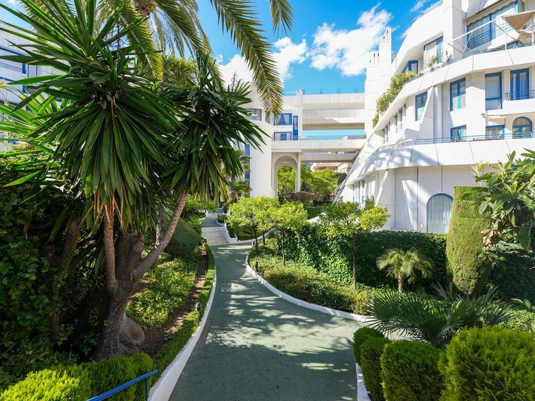 Apartment for Sale in Marbella, Malaga 30