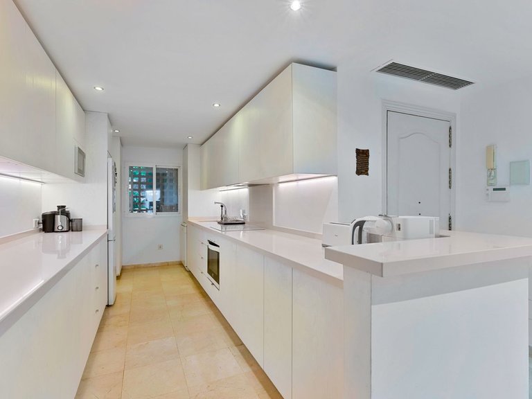 Apartment for Sale in Sierra Blanca, Malaga 5