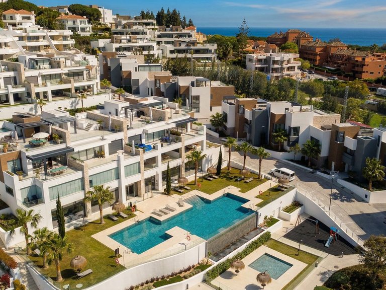 Apartment for Sale in Cabopino, Malaga 3