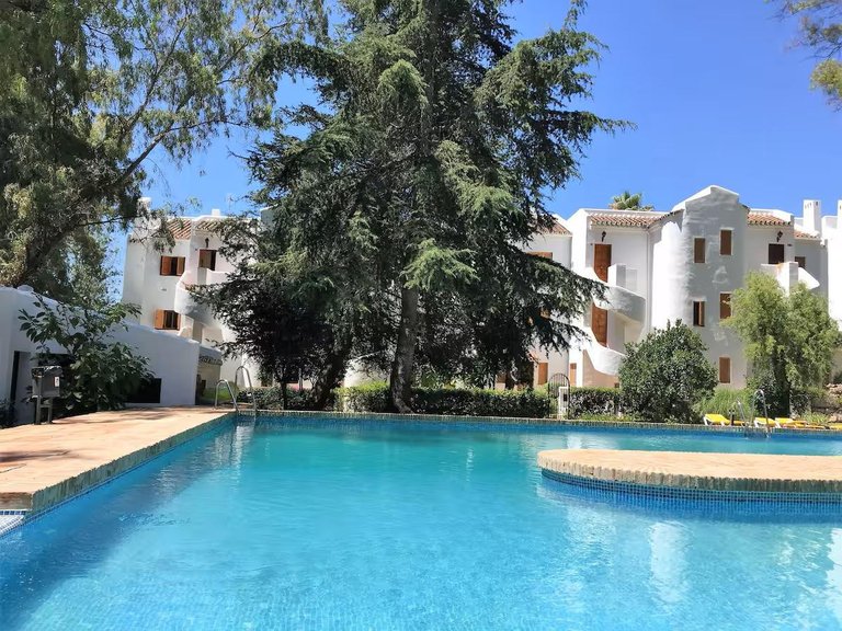 Apartment for Sale in Nueva Andalucía, Malaga 1