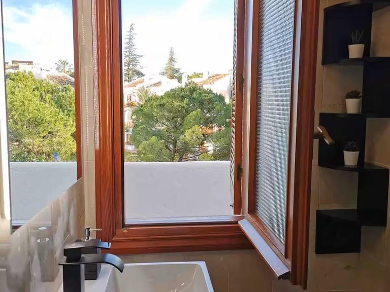 Apartment for Sale in Nueva Andalucía, Malaga 18