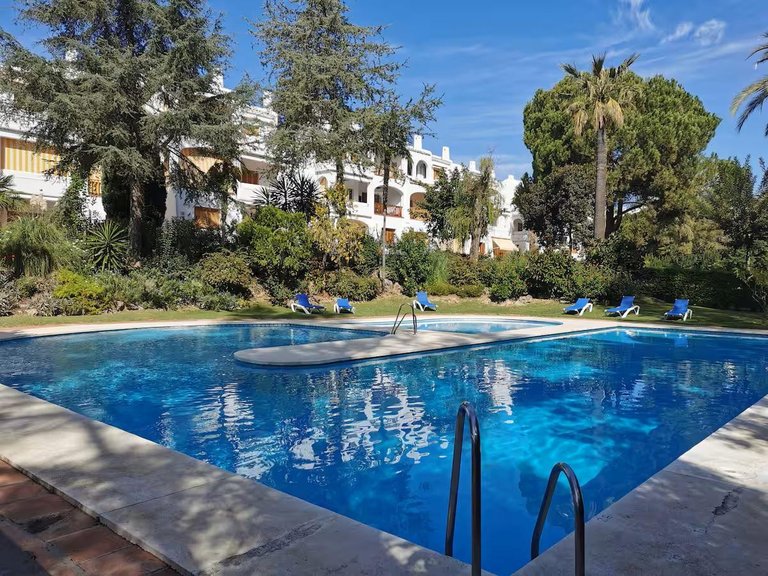 Apartment for Sale in Nueva Andalucía, Malaga 25