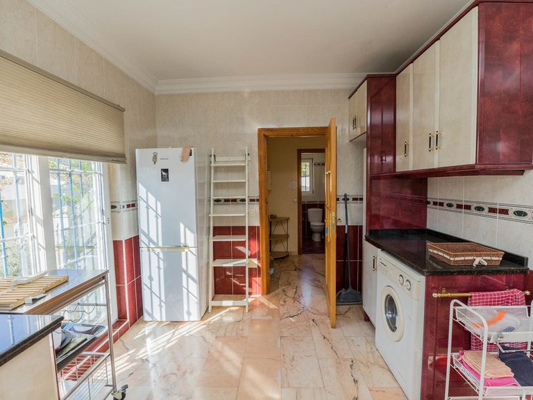 Villa for Sale in Fuengirola, Malaga 16