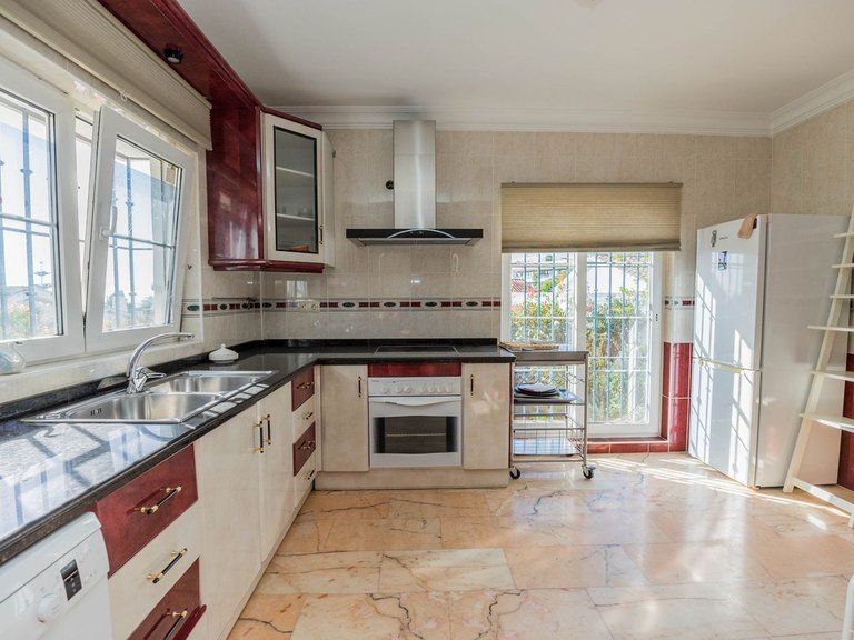 Villa for Sale in Fuengirola, Malaga 17