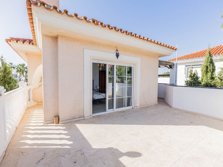 Villa for Sale in Fuengirola, Malaga 24