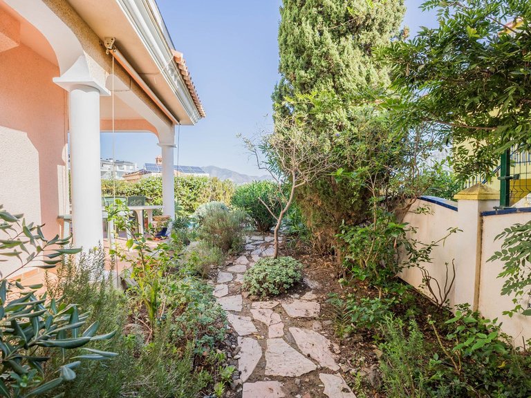 Villa for Sale in Fuengirola, Malaga 36