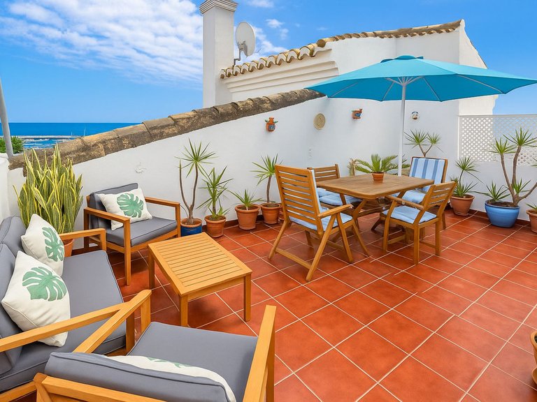 Penthouse for Sale in La Duquesa, Malaga 1