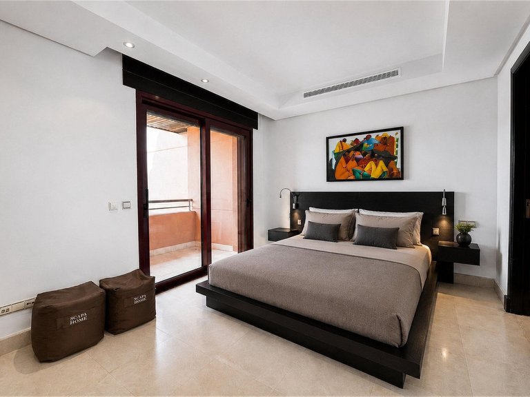 Apartment for Sale in Puerto Banús, Malaga 11