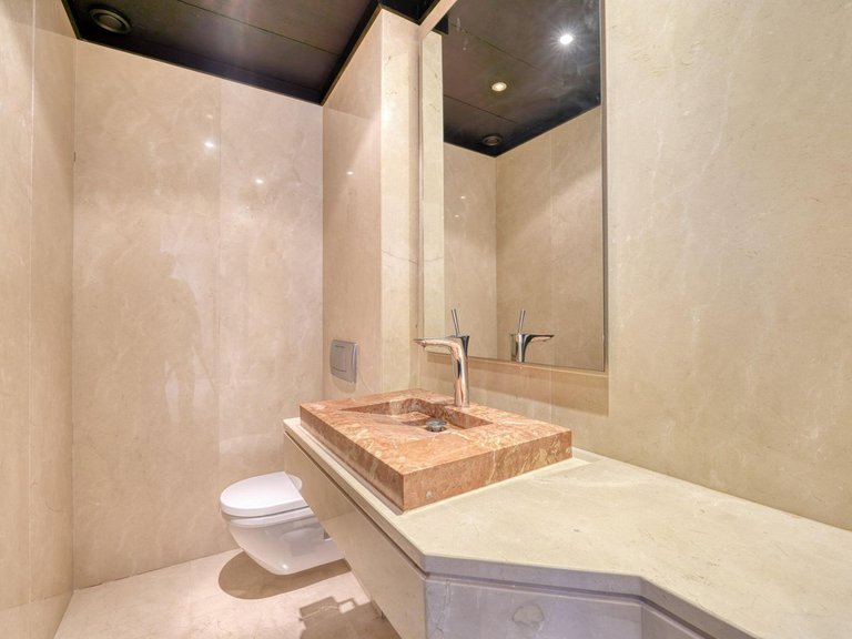 Apartment for Sale in Puerto Banús, Malaga 17