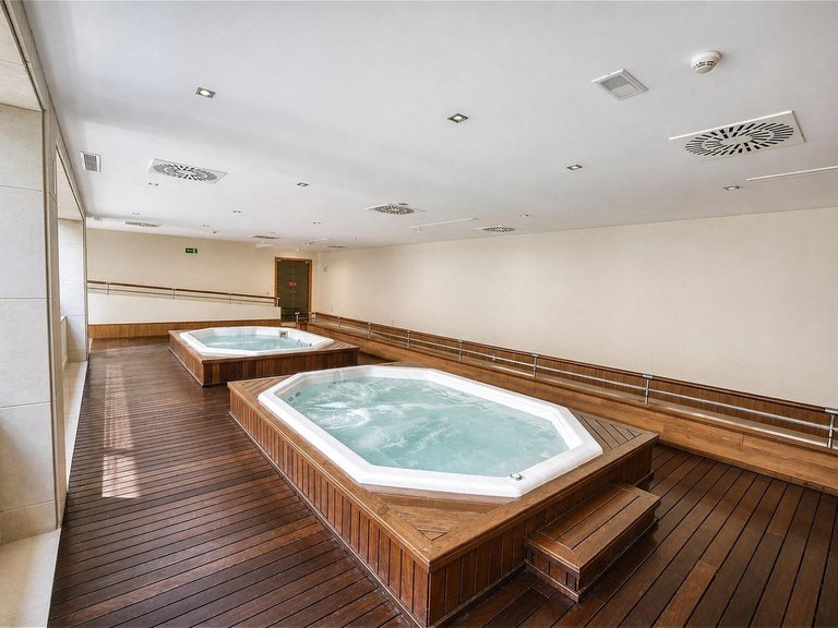 Apartment for Sale in Puerto Banús, Malaga 19