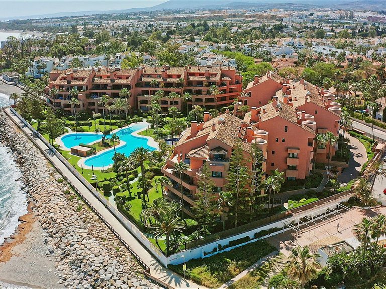 Apartment for Sale in Puerto Banús, Malaga 27