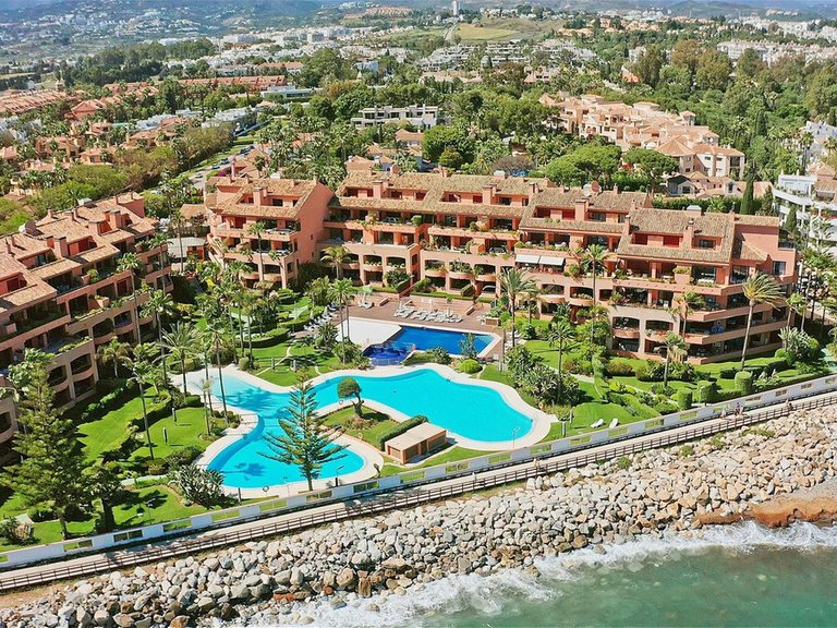 Apartment for Sale in Puerto Banús, Malaga 3