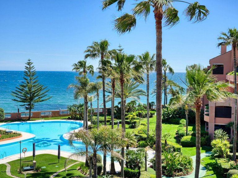 Apartment for Sale in Puerto Banús, Malaga 4