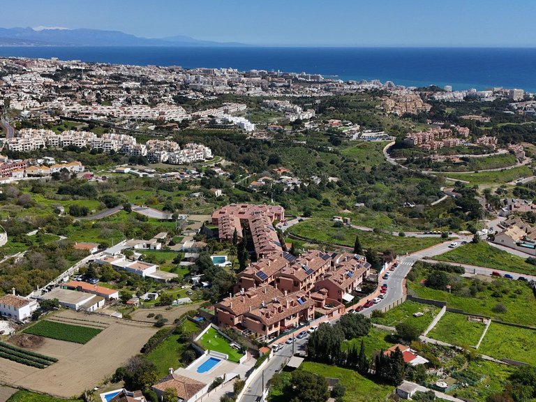 Villa for Sale in Benalmadena Pueblo, Malaga 1