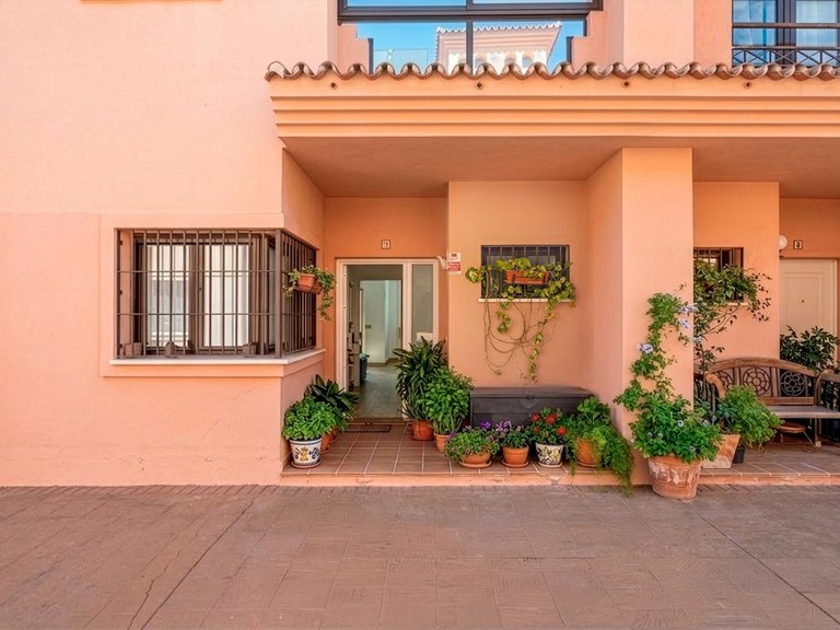 Villa for Sale in Benalmadena Pueblo, Malaga 4