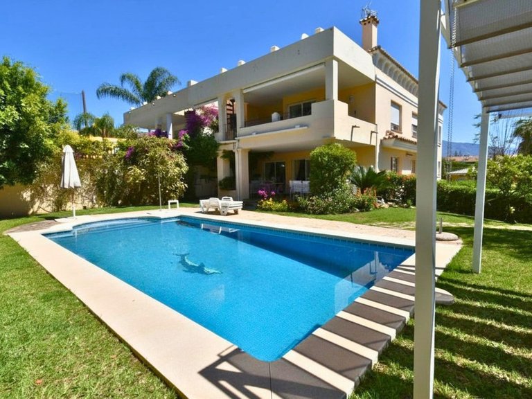 Villa for Sale in Guadalmina Alta, Malaga 1