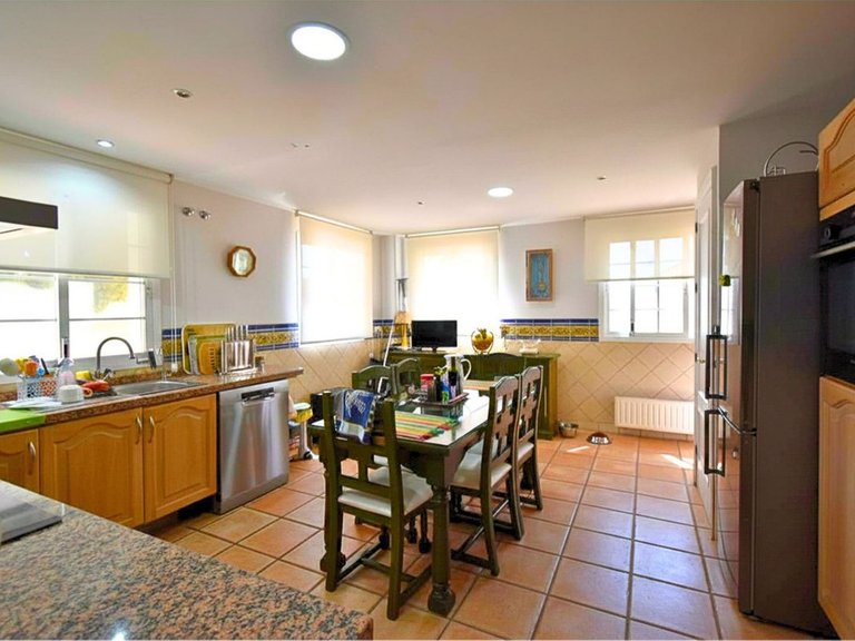 Villa for Sale in Guadalmina Alta, Malaga 17