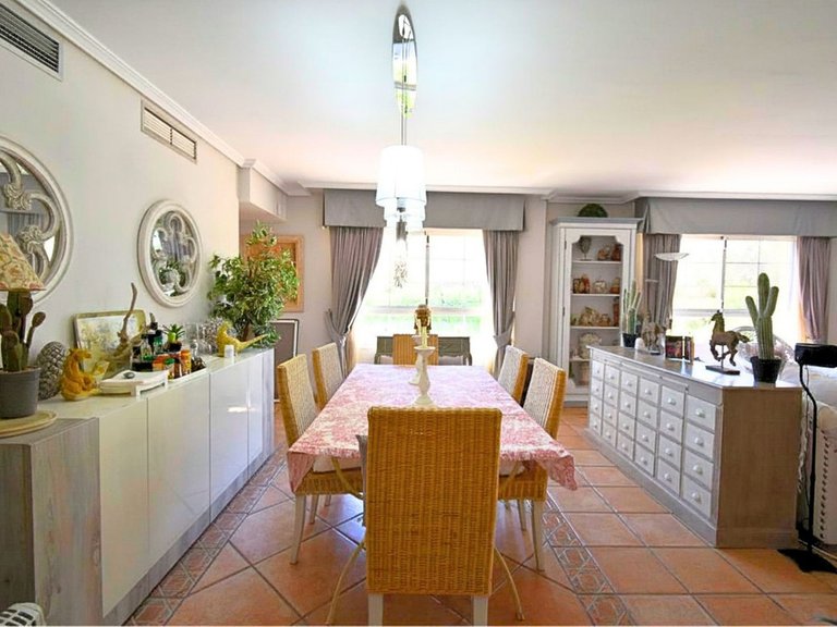 Villa for Sale in Guadalmina Alta, Malaga 8