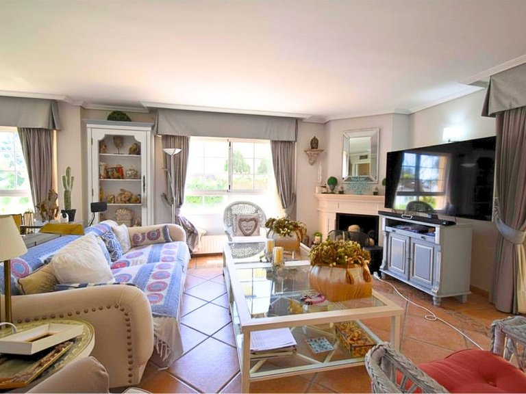 Villa for Sale in Guadalmina Alta, Malaga 9