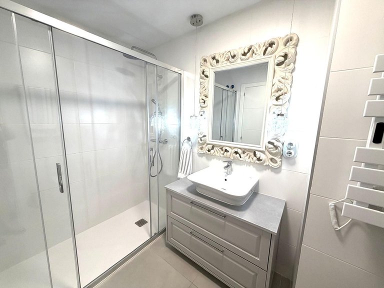 Apartment for Sale in Nueva Andalucía, Malaga 25