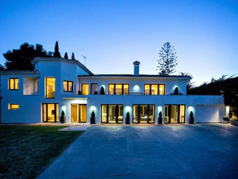Villa for Sale in San Pedro De Alcántara, Malaga 30