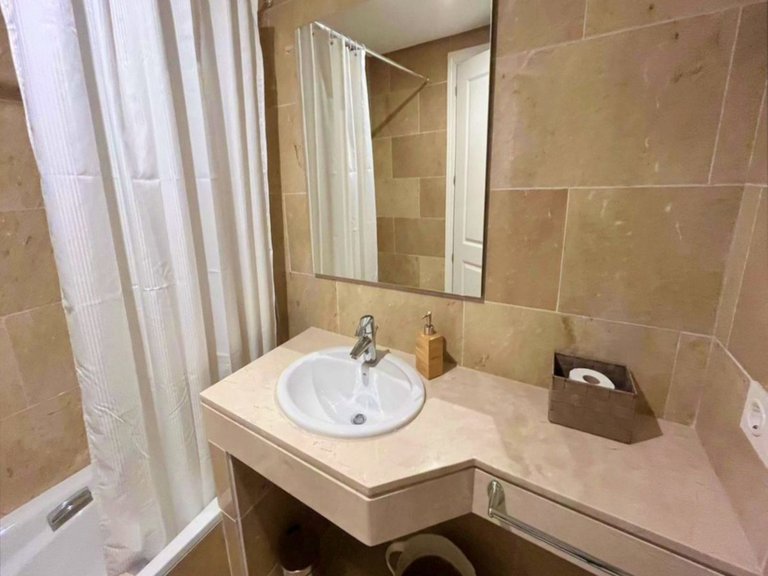 Apartment for Sale in La Duquesa, Malaga 10