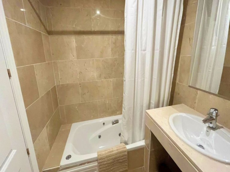 Apartment for Sale in La Duquesa, Malaga 14