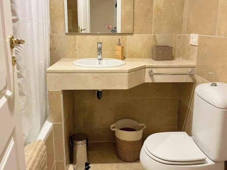 Apartment for Sale in La Duquesa, Malaga 9