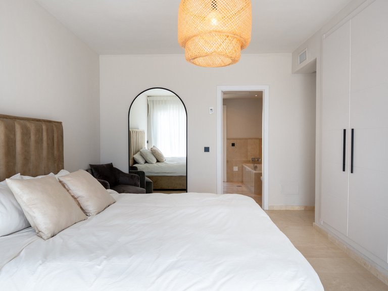 Villa for Sale in Nueva Andalucía, Malaga 21